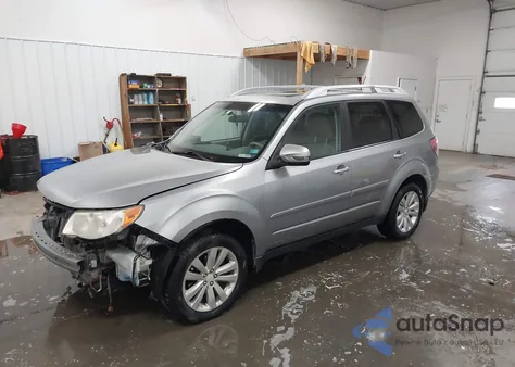 2011 Subaru Forester 2.5X Touring z USA, uszkodzony, nr VIN JF2SHBGCXBH757765